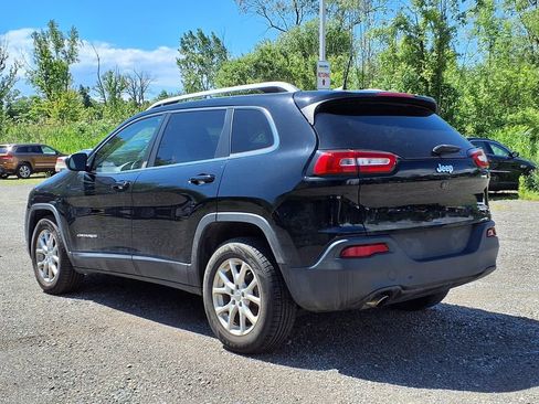 Used 2018 Jeep Cherokee Latitude FWD image 6