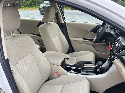 Used 2016 Honda Accord LX image 23
