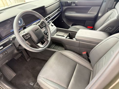 Used 2025 Hyundai Santa Fe Calligraphy FWD image 4