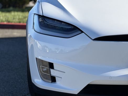 Used 2020 Tesla Model X Long Range image 7