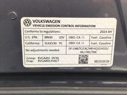 Used 2024 Volkswagen Tiguan SE image 26