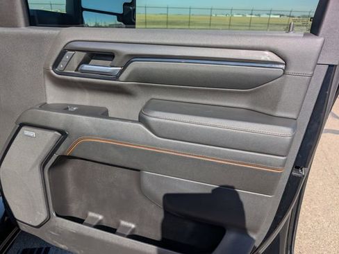 Used 2024 GMC Sierra 2500 AT4 w/ AT4 Premium Plus Package image 5