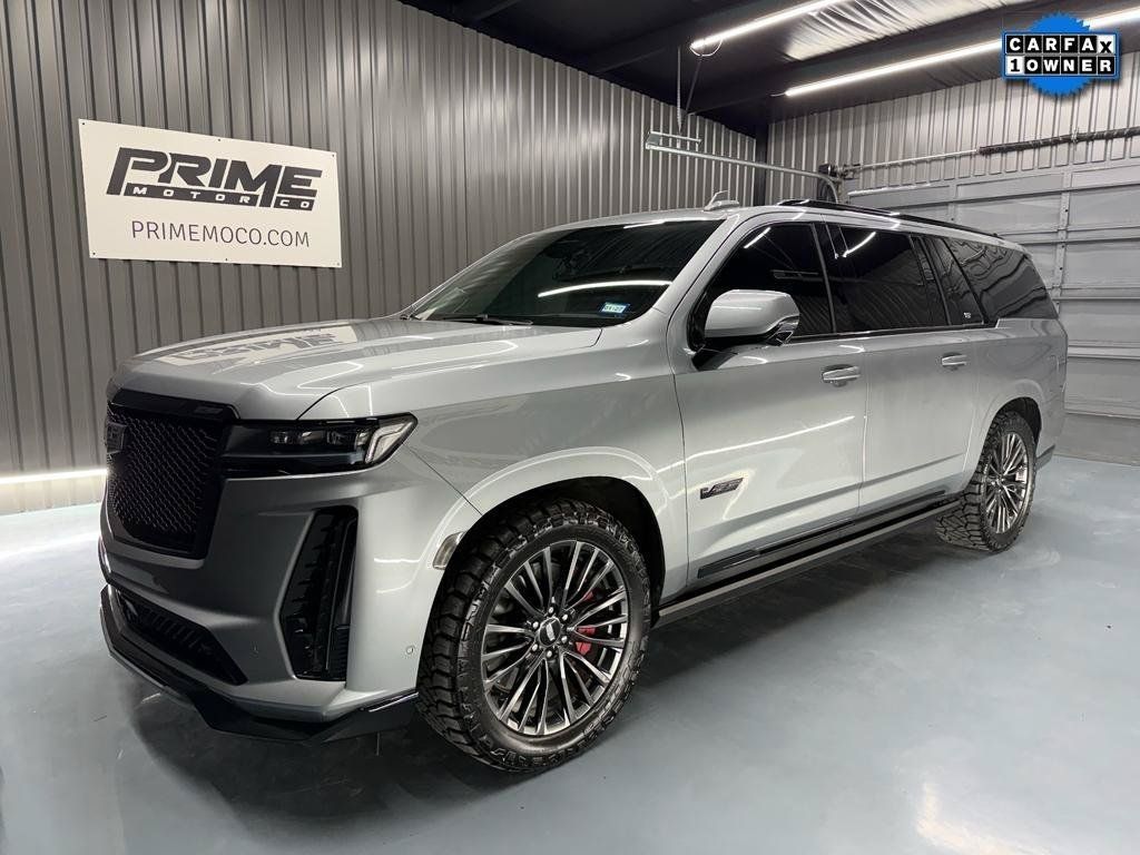 Used 2024 Cadillac Escalade ESV V w/ Heavy-Duty Trailer Package AWD/4WD image 1