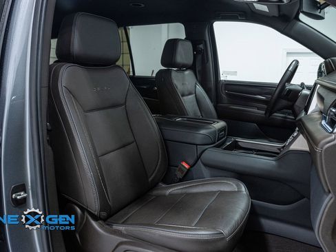 Used 2022 GMC Yukon Denali image 43