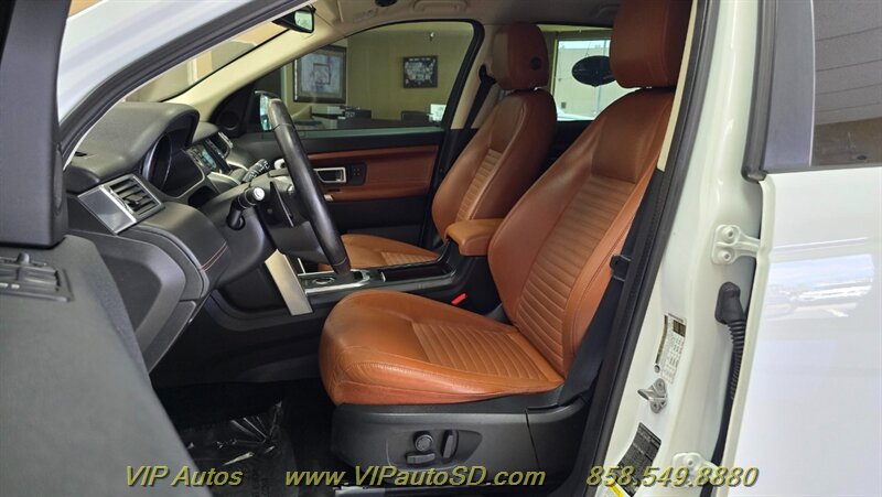 Used 2017 Land Rover Discovery Sport HSE Luxury AWD/4WD image 15
