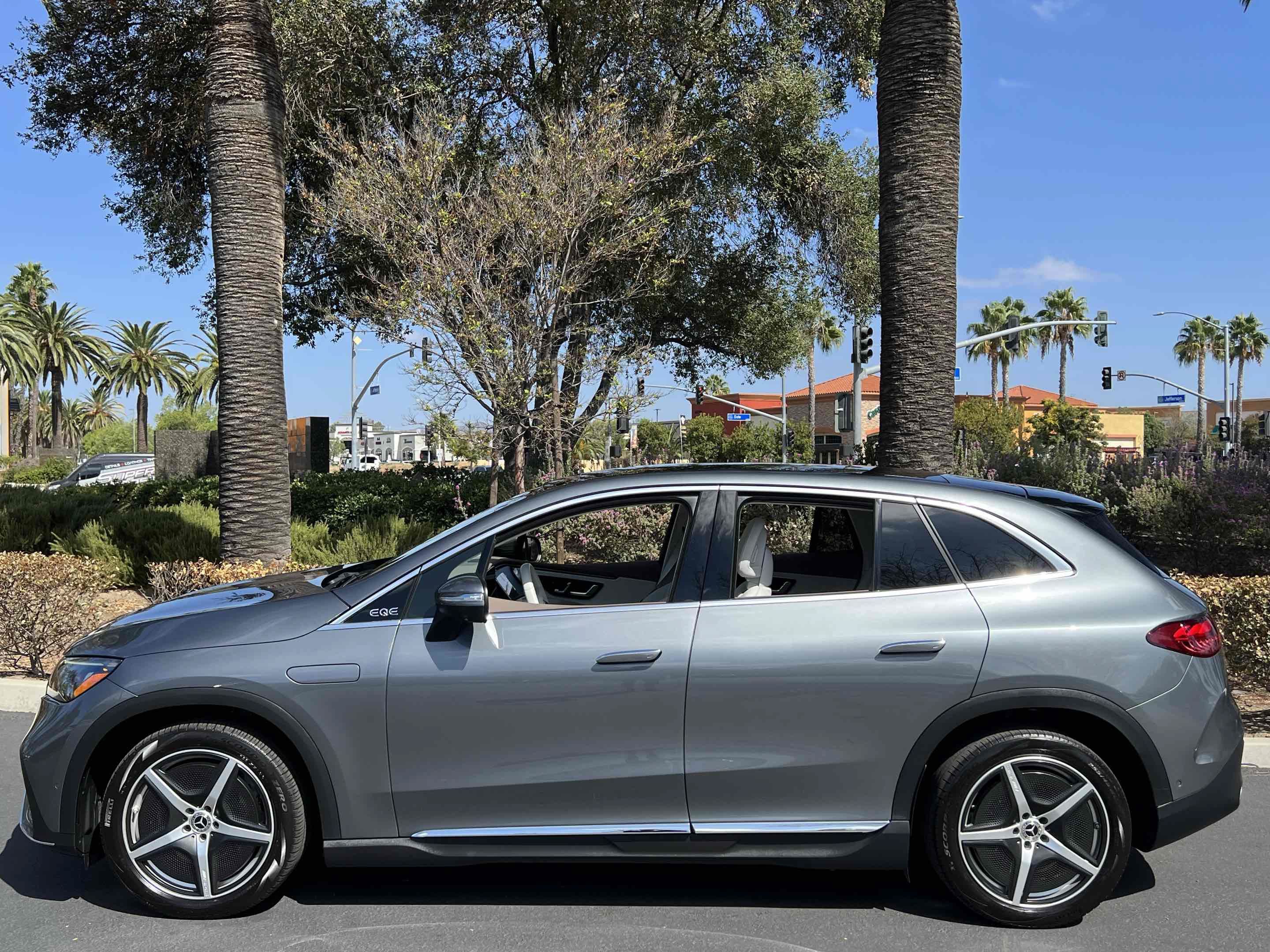 Used 2023 Mercedes-Benz EQE 350+ SUV w/ AMG Line Exterior Package image 19