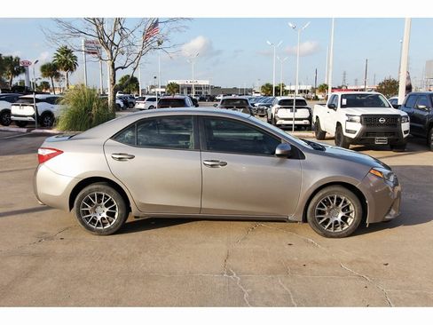 Used 2016 Toyota Corolla LE image 8