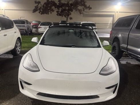 Used 2018 Tesla Model 3 Long Range image 1