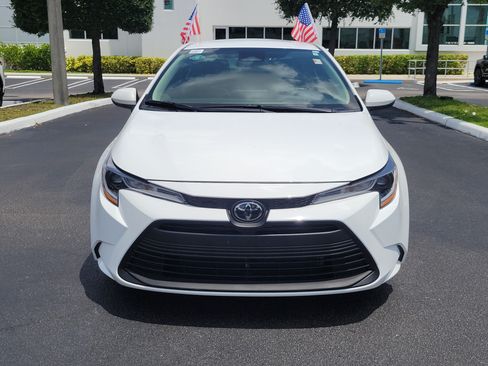 Used 2026 Toyota Corolla LE FWD image 4