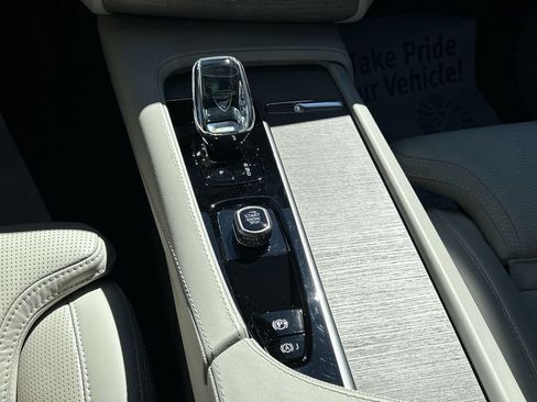 Certified 2025 Volvo XC90 T8 Ultra w/ Protection Package AWD/4WD image 22