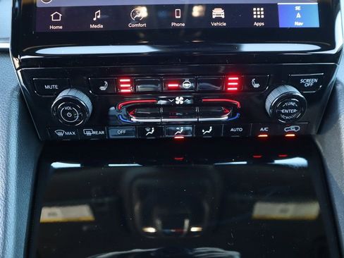 New 2025 Jeep Grand Cherokee L Limited image 8