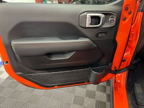 Used 2023 Jeep Gladiator Mojave w/ Cold Weather Group image 5