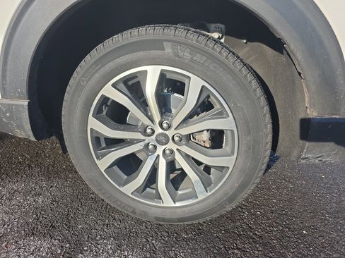 Certified 2022 Ford Explorer ST-Line w/ Class IV Trailer Tow Package image 12