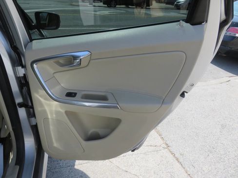 Used 2015 Volvo XC60 T6 Premier Plus AWD/4WD image 30