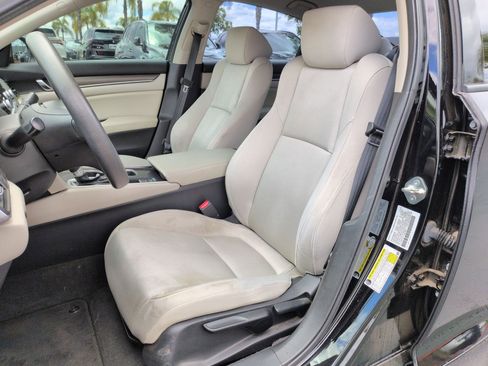 Used 2018 Honda Accord LX image 16
