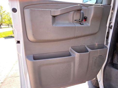 Used 2020 Chevrolet Express 2500 w/ Communications Package image 16