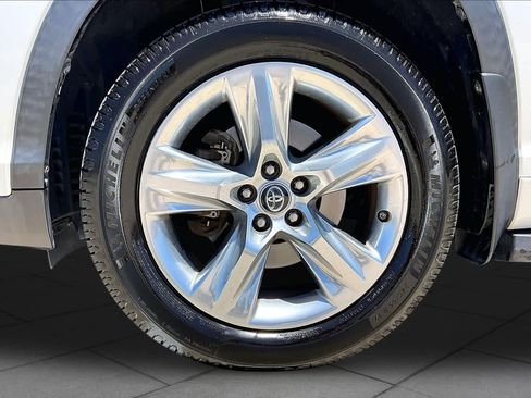 Used 2018 Toyota Highlander Limited FWD image 11
