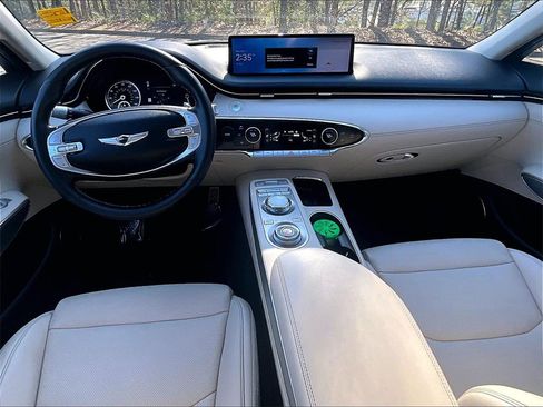 Used 2022 Genesis GV70 2.5T w/ Select Package image 13