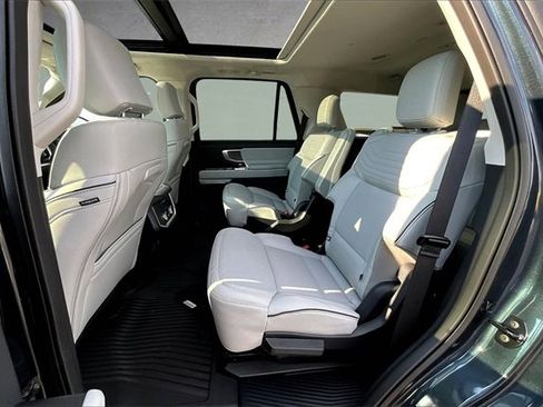 New 2025 Ford Expedition Platinum w/ Platinum Ultimate Package image 10