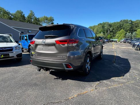Used 2019 Toyota Highlander Limited Platinum AWD/4WD image 8