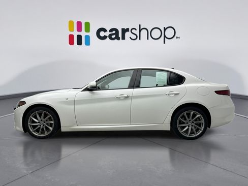 Used 2022 Alfa Romeo Giulia Ti AWD/4WD image 2