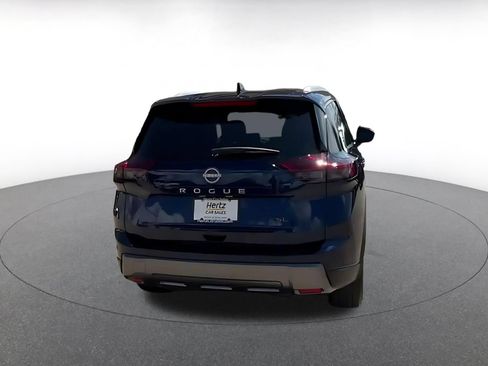 Used 2026 Nissan Rogue SL FWD image 14