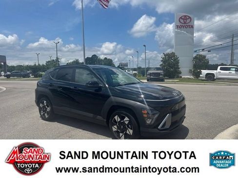 Used 2025 Hyundai Kona SEL FWD image 1