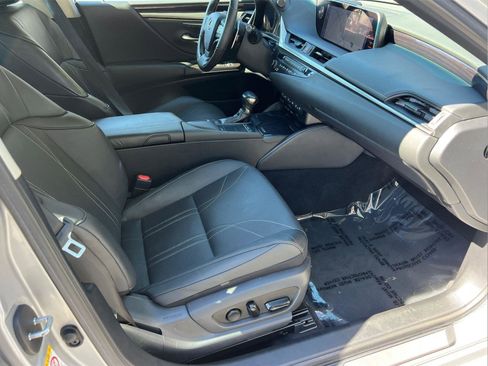 Used 2019 Lexus ES 350 Luxury w/ Accessory Package image 14