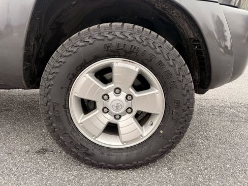 Used 2010 Toyota Tacoma PreRunner image 29