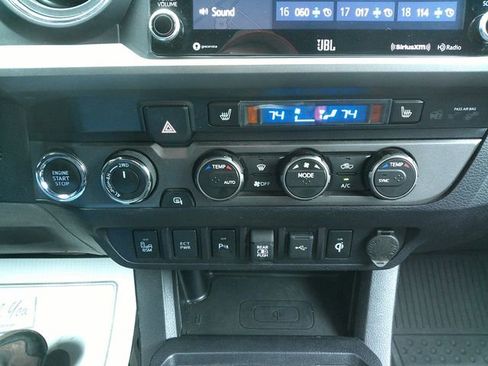 Used 2021 Toyota Tacoma TRD Sport w/ TRD Premium Sport Package AWD/4WD image 19