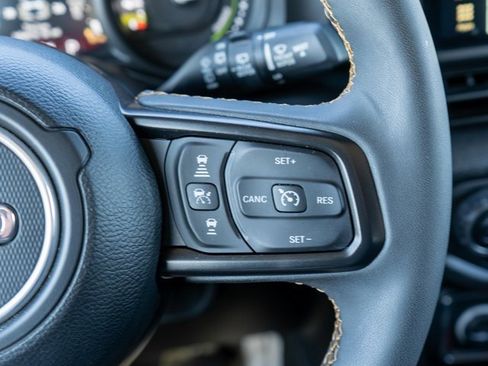 Used 2024 Jeep Wrangler Unlimited w/ Convenience Group image 17