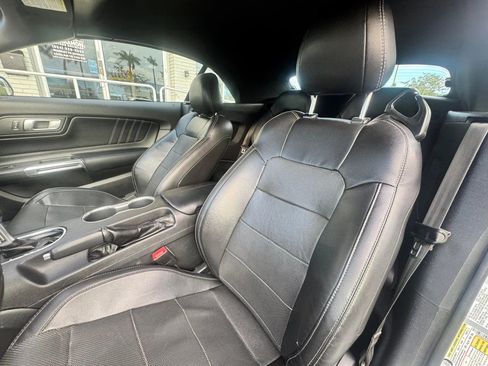 Used 2020 Ford Mustang GT Premium Convertible RWD image 12