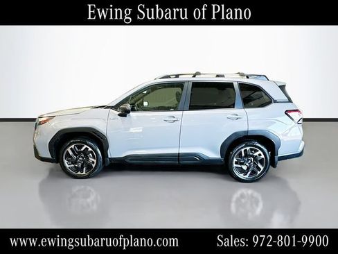 Used 2025 Subaru Forester Premium AWD/4WD image 4