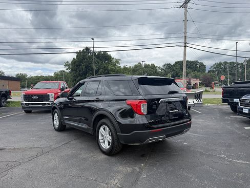 Certified 2023 Ford Explorer XLT w/ Equipment Group 202A AWD/4WD image 4