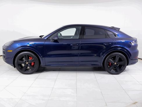 Certified 2026 Porsche Cayenne S AWD/4WD image 2