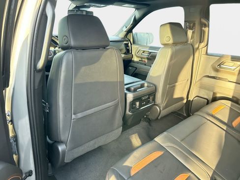 Used 2023 GMC Sierra 1500 AT4 w/ AT4 Preferred Package AWD/4WD image 12