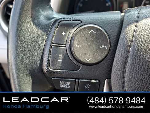 Used 2017 Toyota RAV4 XLE AWD/4WD image 22