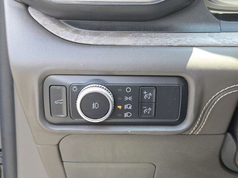 Used 2021 Ford Explorer Platinum w/ Equipment Group 601A AWD/4WD image 28