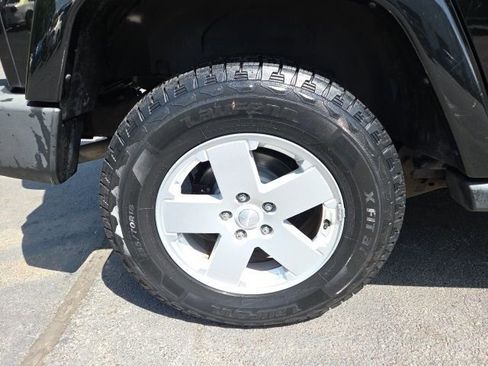 Used 2012 Jeep Wrangler Unlimited Sahara w/ Dual Top Group image 19