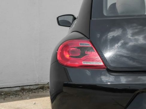 Used 2014 Volkswagen Beetle 1.8T image 39