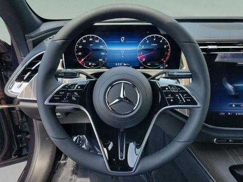New 2026 Mercedes-Benz E 350 4MATIC Sedan image 21