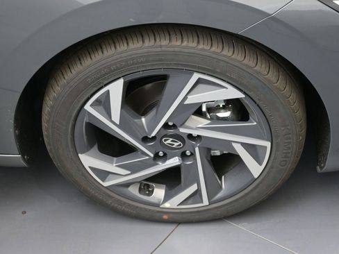 New 2025 Hyundai Elantra Sport image 9