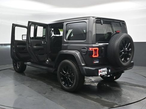 Used 2021 Jeep Wrangler Unlimited Sahara w/ Cold Weather Group AWD/4WD image 50