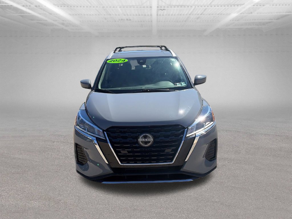 Used 2024 Nissan Kicks SV w/ Exterior Package FWD image 9