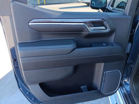 Used 2023 Chevrolet Silverado 1500 LTZ image 24