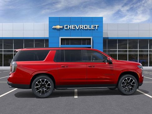 New 2026 Chevrolet Suburban RST w/ Comfort Package AWD/4WD image 6
