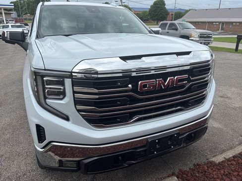 Used 2026 GMC Sierra 1500 SLT w/ SLT Premium Package AWD/4WD image 14