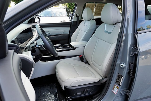 Certified 2026 Hyundai Tucson Limited FWD image 23