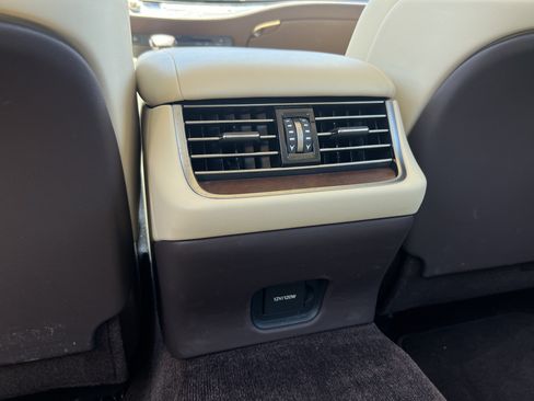 Used 2020 Lexus LS 500 w/ Accessory Package (Z2) RWD image 40