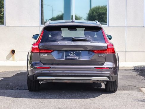 Used 2025 Volvo V60 B5 Cross Country Plus AWD/4WD image 7